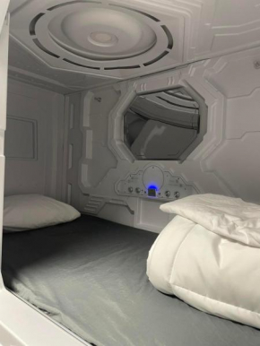 Sleep Pod#8 for 1 with swimming pool